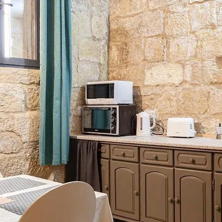 Brg34 - Historical Townhouse