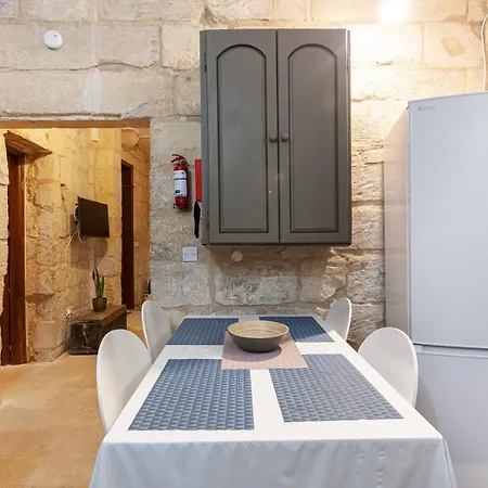 Brg34 - Historical Townhouse *