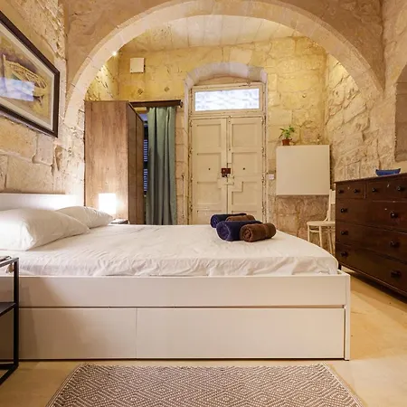 Brg34 - Historical Townhouse *