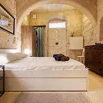 Brg34 - Historical Townhouse *