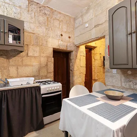 Brg34 - Historical Townhouse * Birgu